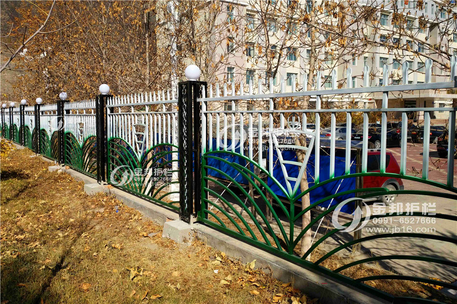 圍墻護(hù)欄-012